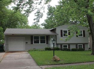 3136 SW McClure Rd, Topeka, KS 66614