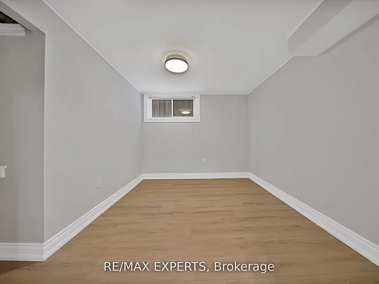 934 Beechwood Ave #LOWER — Photo 12