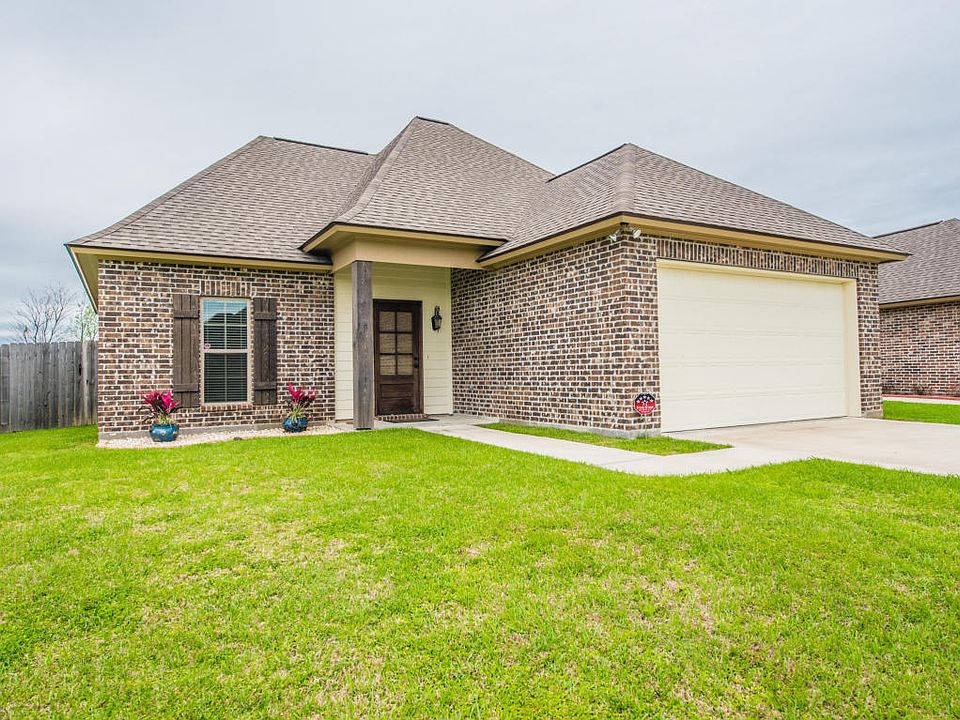 1st image of 104 Nuttal Ln