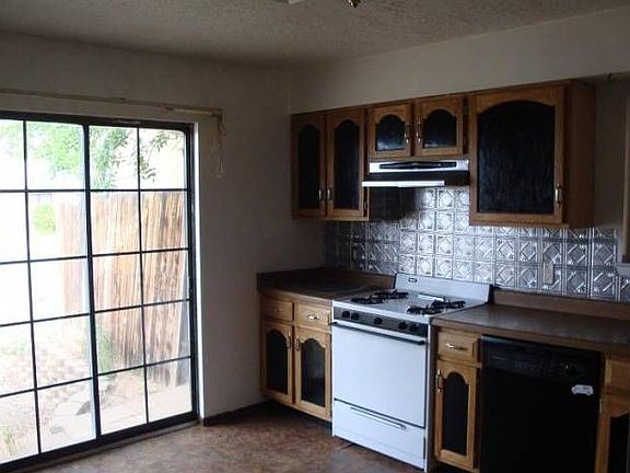 4th image of 3701 San Medina Ave