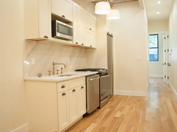 1426 De Kalb Avenue image 34 of 40