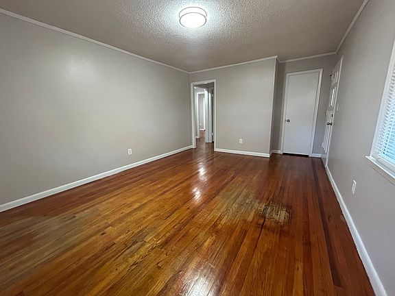 5th image of 2110 New Mexico St