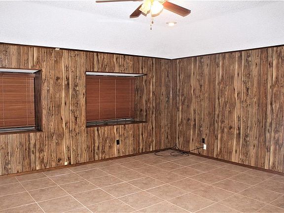 4th image of 609 Salem Dr