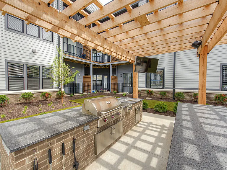Pullman Pointe — Photo 41