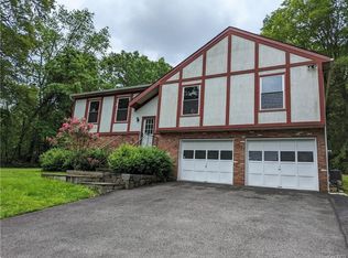 19 Cimarron Rd, Putnam Valley, NY 10579