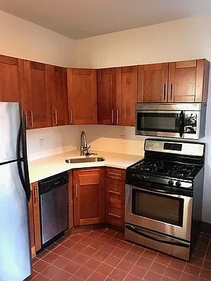 Rented by Flatiron Real Estate Advisors LLC | media 7