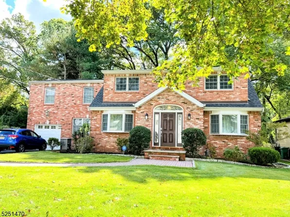 7 Clauss Ave, Paramus Boro, NJ 07652