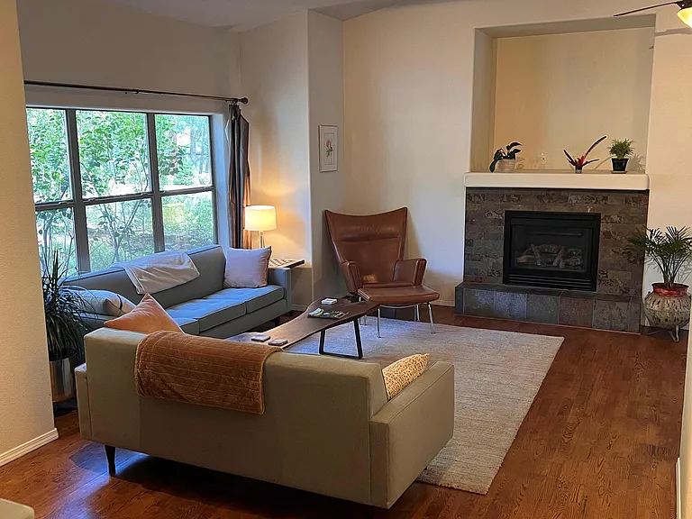 4021 S Kendall St — Photo 2