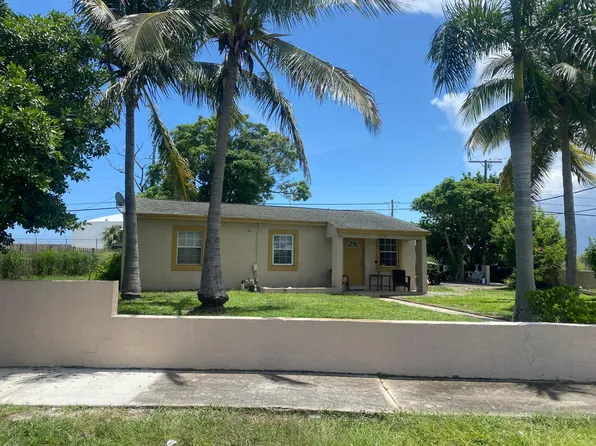 1221 15th Avenue S, Lake Worth Beach, FL 33460