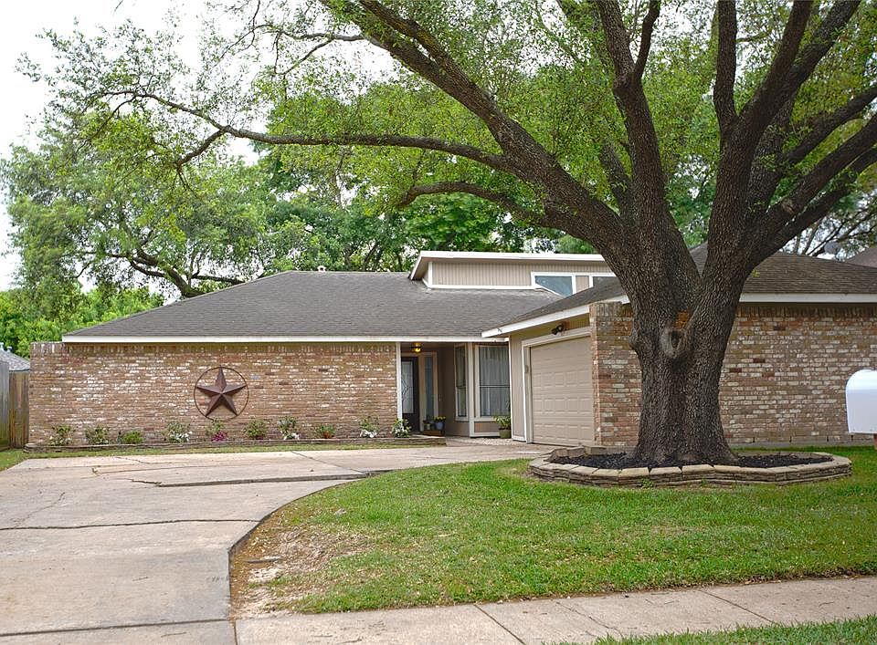 1st image of 21422 Park Mount Dr