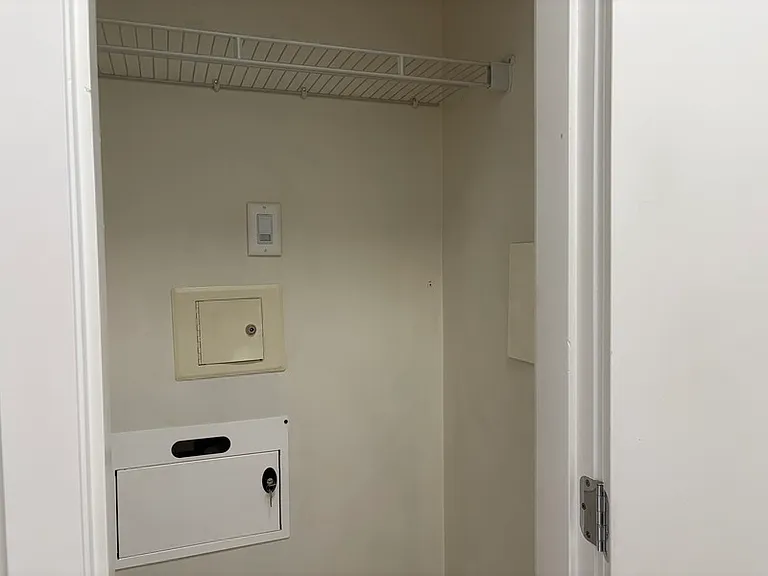 1550 Dickson Ave #6 — Photo 5