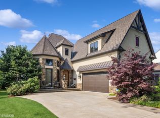 250 E Vallette St, Elmhurst, IL 60126