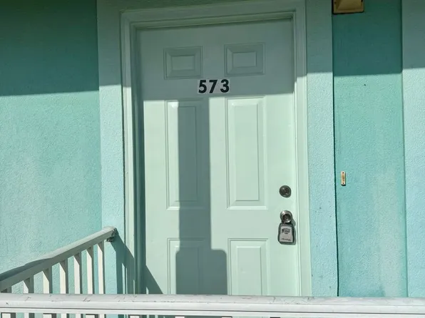 573 Florosa Ct, Mary Esther, FL 32569
