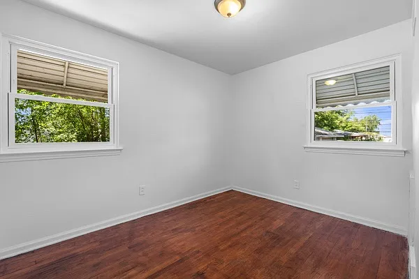 23437 Peters Ave — Photo 12