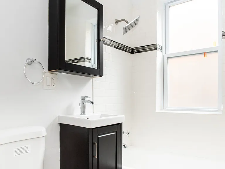 2129 N Dayton St #203 — Photo 2