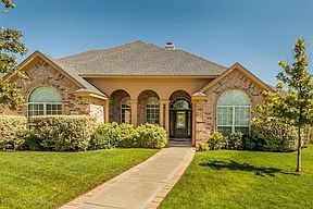 2nd image of 4801 Williamsburg Pl