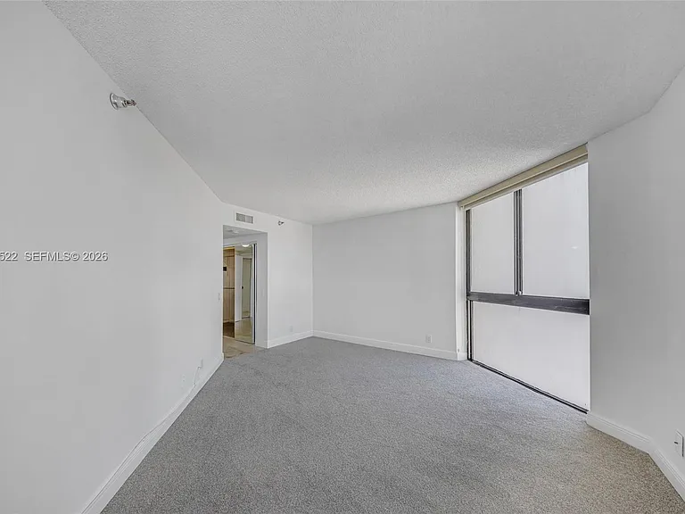 3610 Yacht Club Dr #1016 — Photo 31
