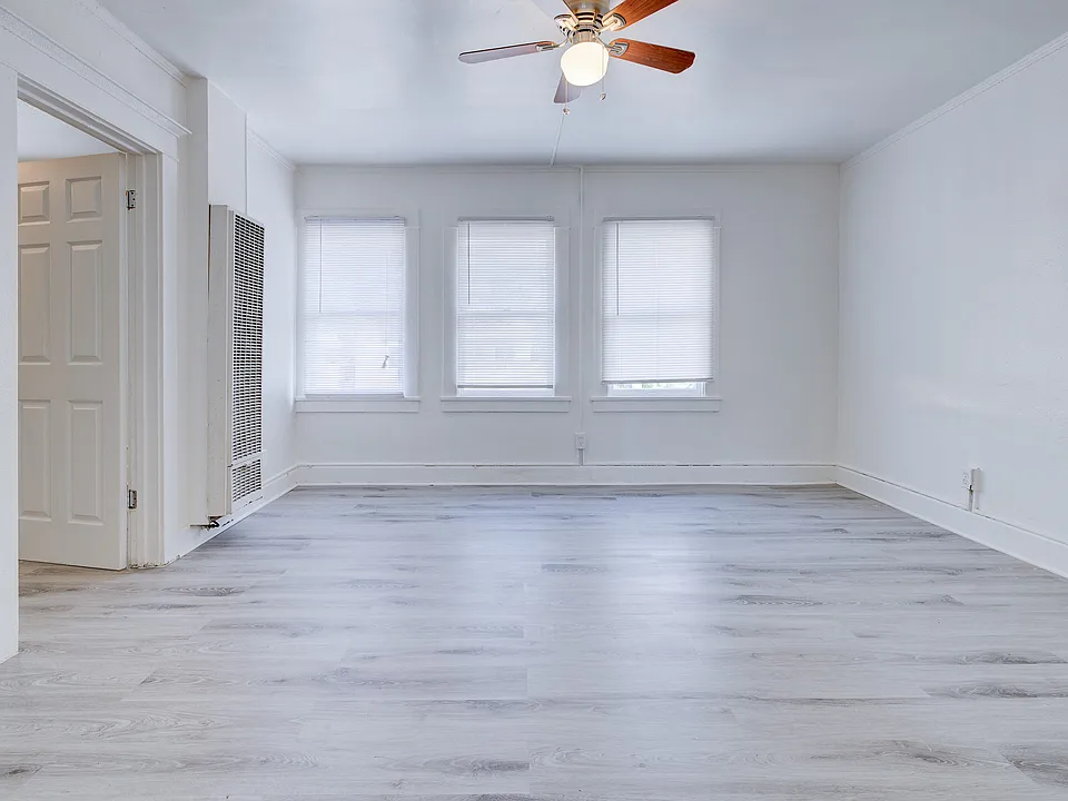 1408 E Broadway #1408