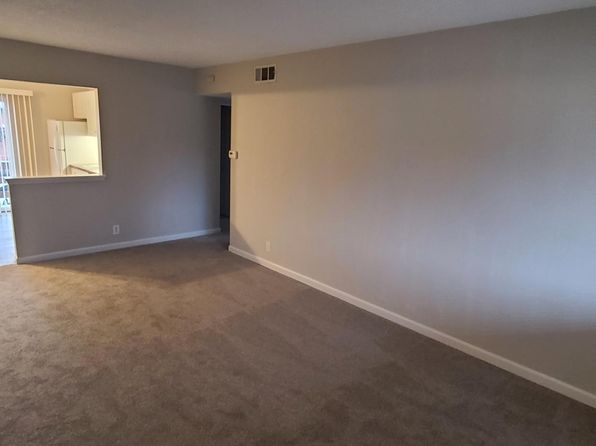 35 Cathcart Dr APT D