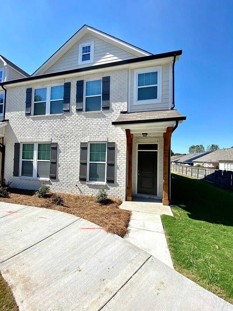 Beautiful Townhome located in Pineville, NC — Photo 2