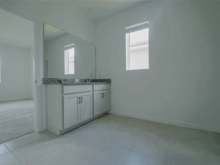 1194 Boardwalk Pl — Photo 4