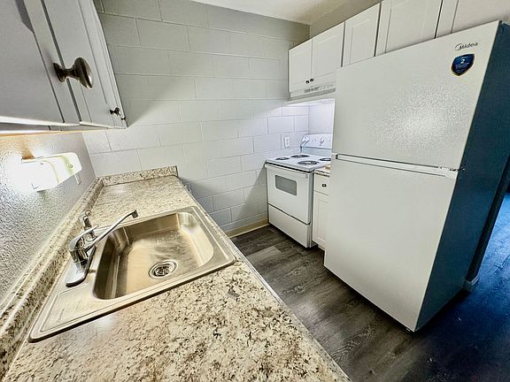 3rd image of 7820 Brentwood Dr APT 20
