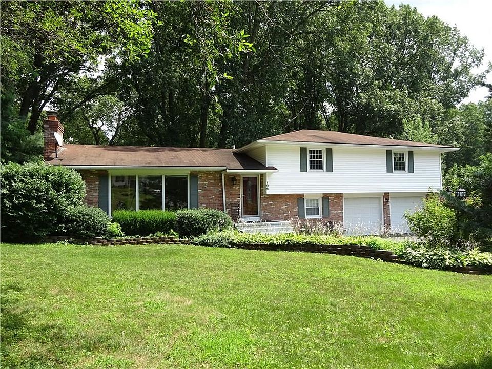 1st image of 106 Oak Manor Cres