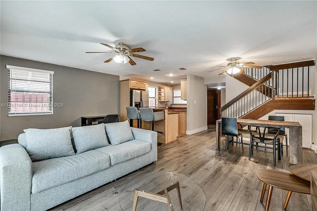 2 bed, 1345 sqft, $3,600 — Photo 2