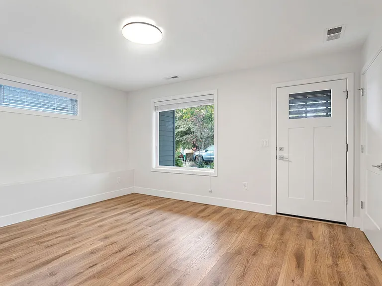 4808 SE Franklin St — Photo 15