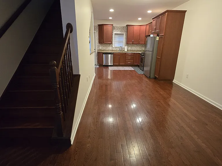 1319 S 16th St — Photo 10