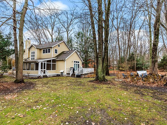 3rd image of 10235 Gordon Dr