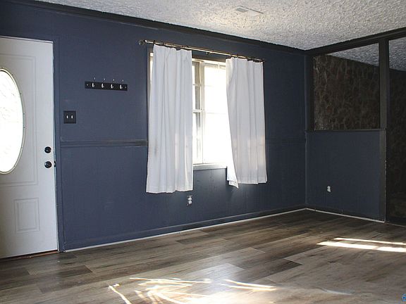 3rd image of 240 Hampton Rd NW