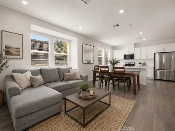 7541 Caspia Ct, Chino, CA 91708