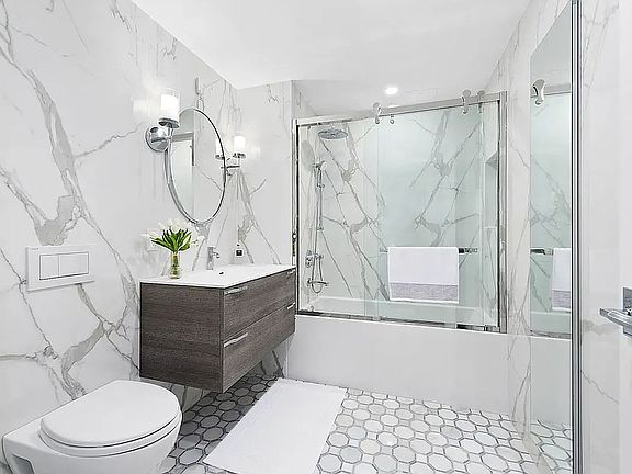 5th image of 333 E 82nd St APT 4C