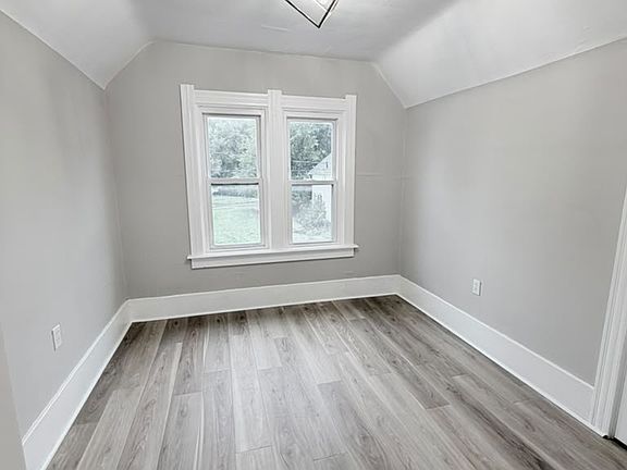 5th image of 513 Palmer St