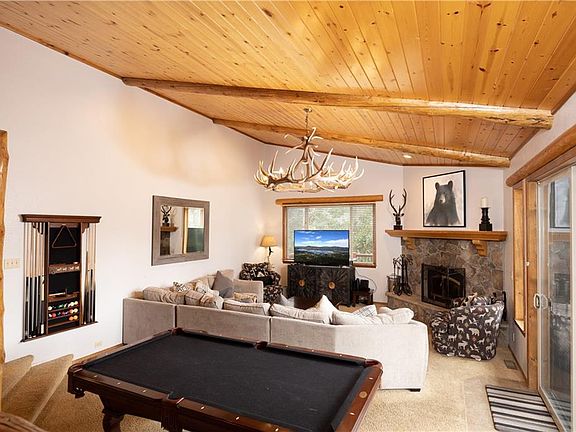 3rd image of 42690 Edgehill Pl