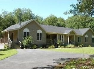 38 Pleasant St, Mendon, MA 01756