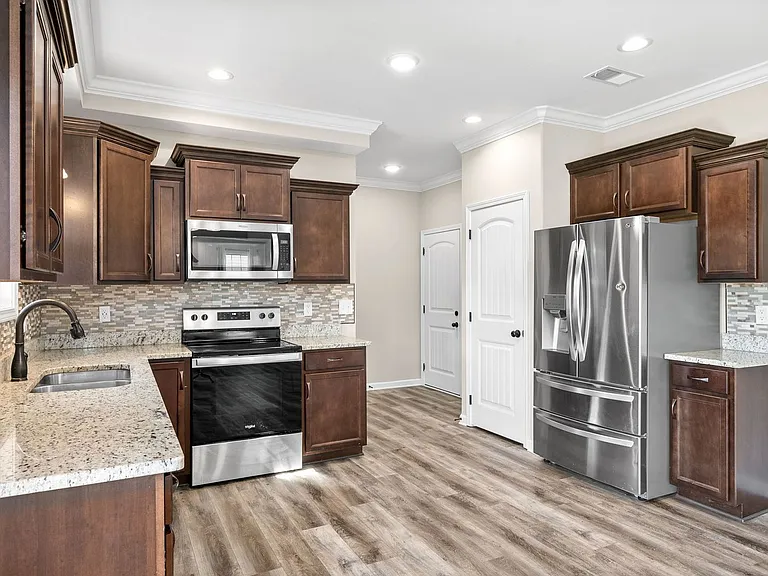 205 Elwell Rd — Photo 15