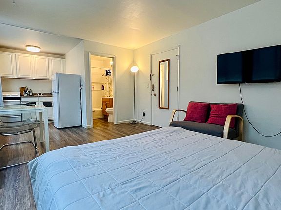 2nd image of 523 E Denny Way APT 3