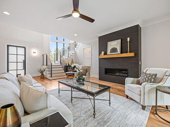 5th image of 92 Bluffside Ct