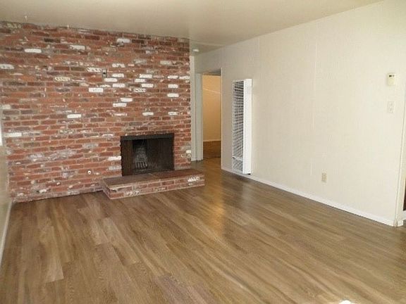 2nd image of 129 Jefferson Ave APT A