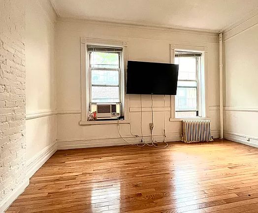 2nd image of 162 E 88th St APT 19