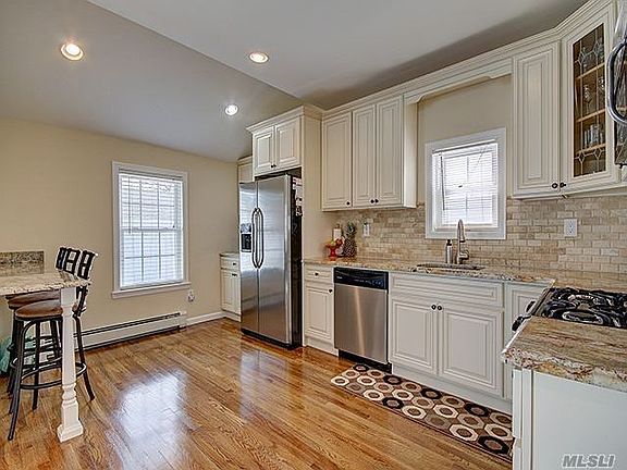 5th image of 2339 Yorktown St