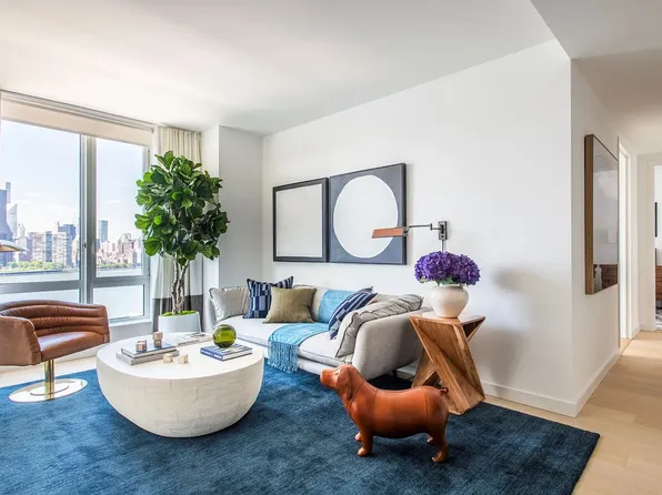 5627 2nd St APT 2907, Long Island City, NY 11101