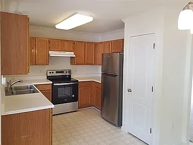 3 bed, 1315 sqft, $1,890 — Photo 3