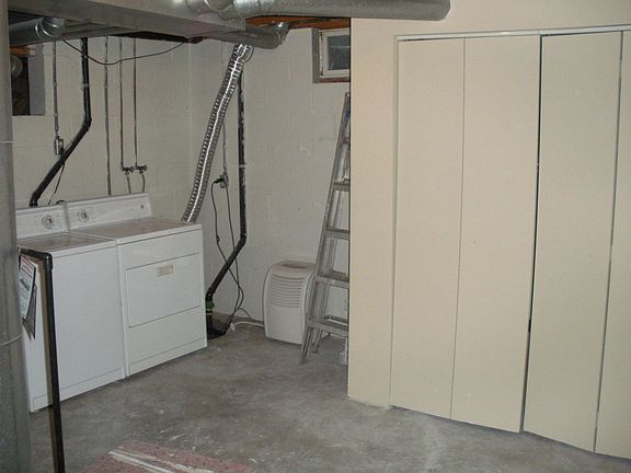 5th image of 1361 Azalea Dr