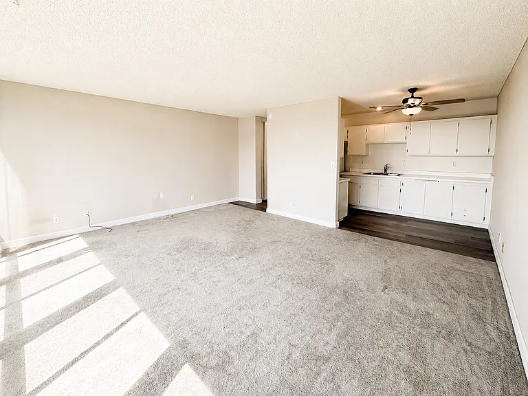 1752 Linwood St #G — Photo 5