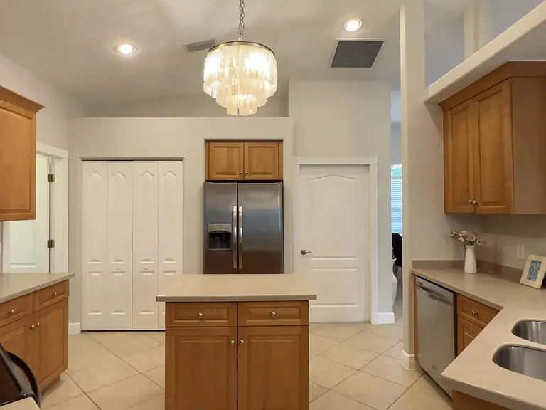 2035 Cannolot Blvd — Photo 8