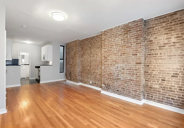 322 E 61st St #4C — Photo 2