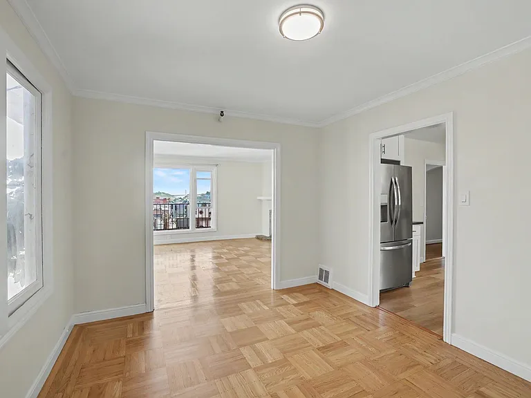 Renovated 3br W/ Dining Room. Views! Parking Avail., Free Laundry! — Photo 13
